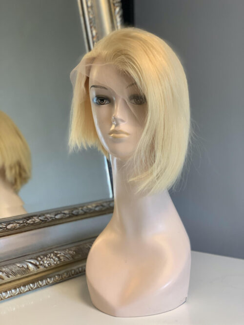 Luksusowa peruka krótka z naturalnych włosów Bella bob w kolorze jasny blond