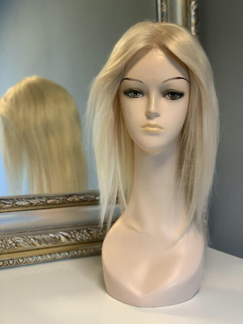 Marella White - Niezwykle lekka Peruka biały blond Włosy Naturalne 40 cm