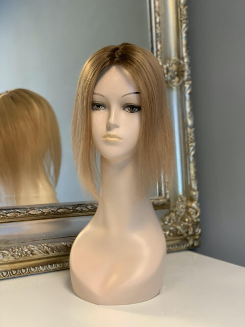 Topper tupet Selin - tupet damski z naturalnych włosów blond ciemny ombre z odrostem 35 cm