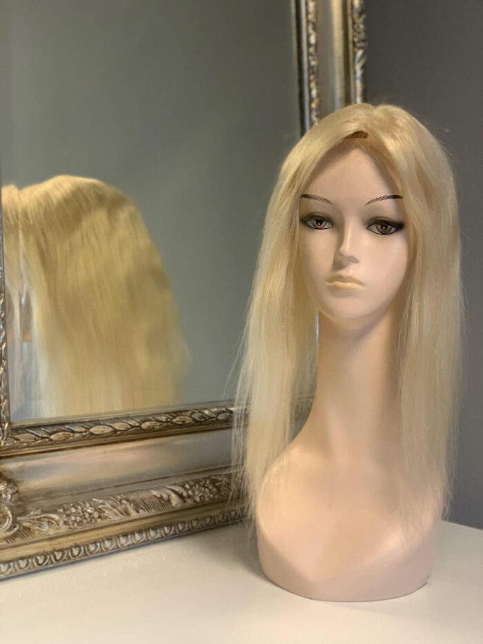 Luksusowy topper - tupet damski Karo z naturalnych włosów jasny blond długość 50 cm